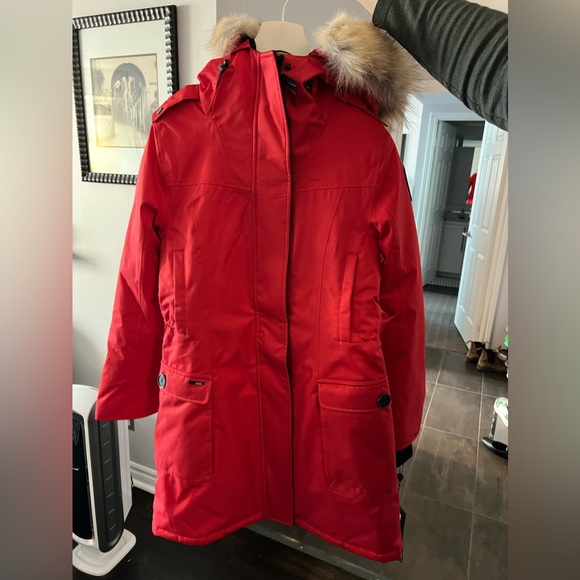 Women’s Nobis Jacket in Red Medium (NWT) - Picture 2 of 9